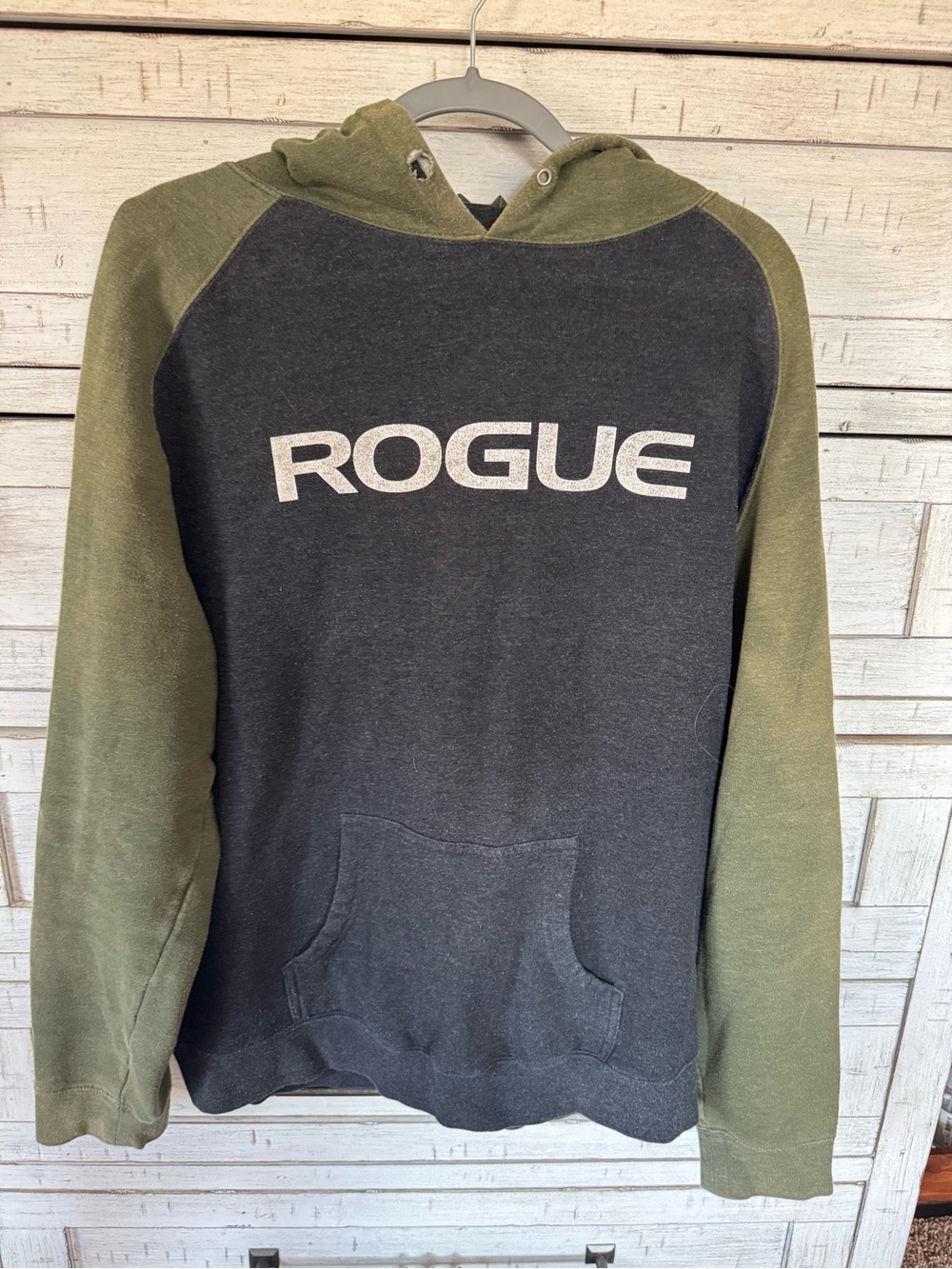 Rogue Two-Tone Pullover Hoodie in Black & Olive